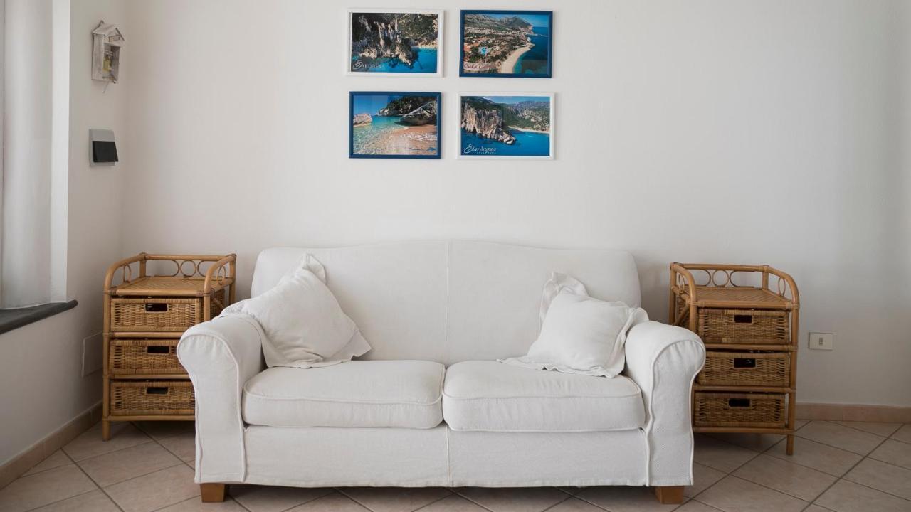 Oasi In Centro - Cala Gonone Apartment Bagian luar foto