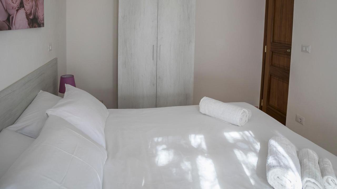 Oasi In Centro - Cala Gonone Apartment Bagian luar foto