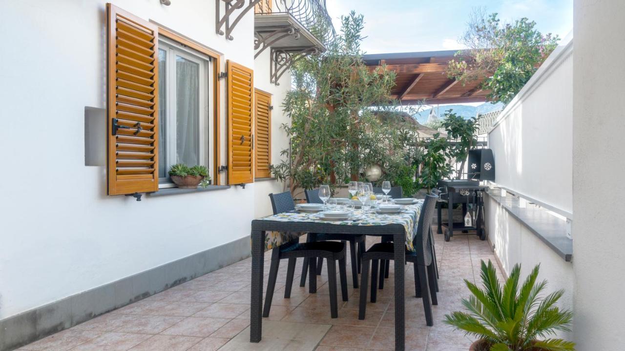 Oasi In Centro - Cala Gonone Apartment Bagian luar foto