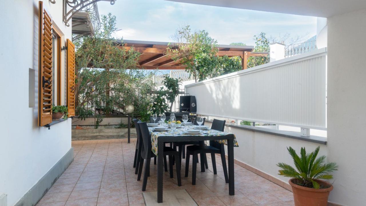 Oasi In Centro - Cala Gonone Apartment Bagian luar foto